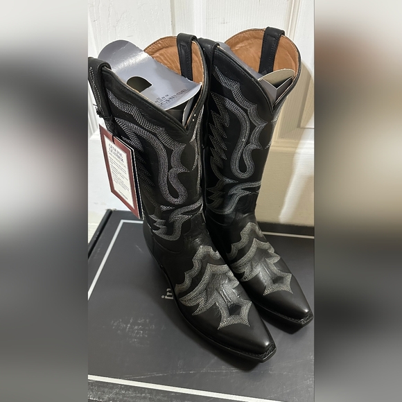 Lucchese Shoes - NWT Lucchese Black Cow Vamp Stitch Western Boot US women size 7.5